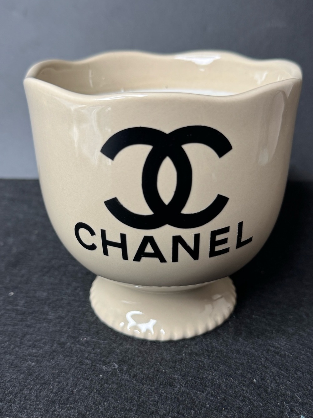 CHANEL Cream Ceramic candle